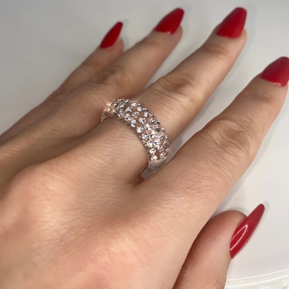 Acrylic Crystal Ring Embellished With Genuine “Crystal Stone Elements” New! - Picture 4 of 14